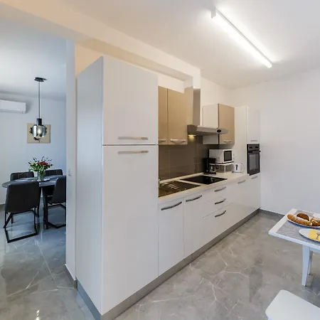 Ujakovic Apartment