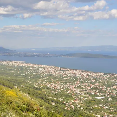 Ujakovic * Kastela