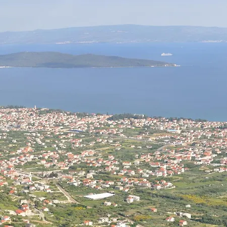 Ujakovic Apartament *